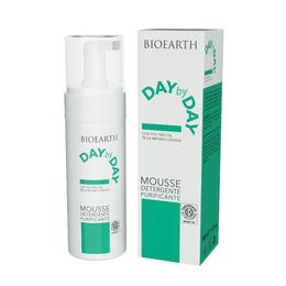 Spuma de Curatare pentru Ten Gras si Impur Day by Day Bioearth, 150 ml la cel mai bun pret